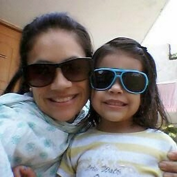 Meet your Posher, Gabriela - Picture 1 of 1